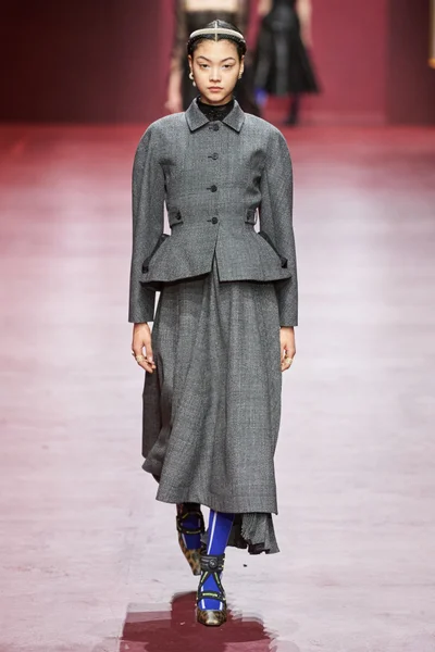 Look 24